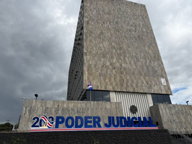 Edificio con letrero en frente
El contenido generado por IA puede ser incorrecto.